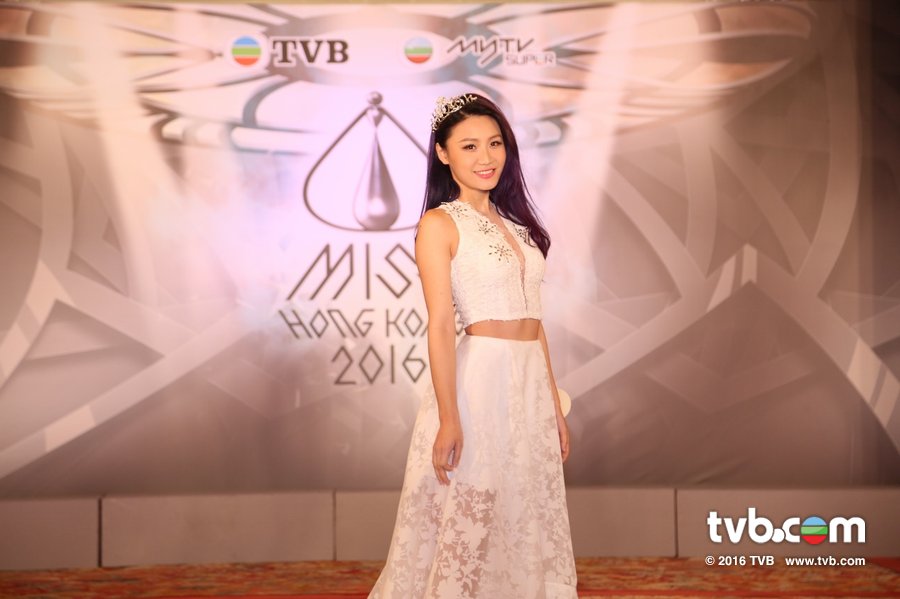2016-miss-hong-kong-daisy-dai.jpg