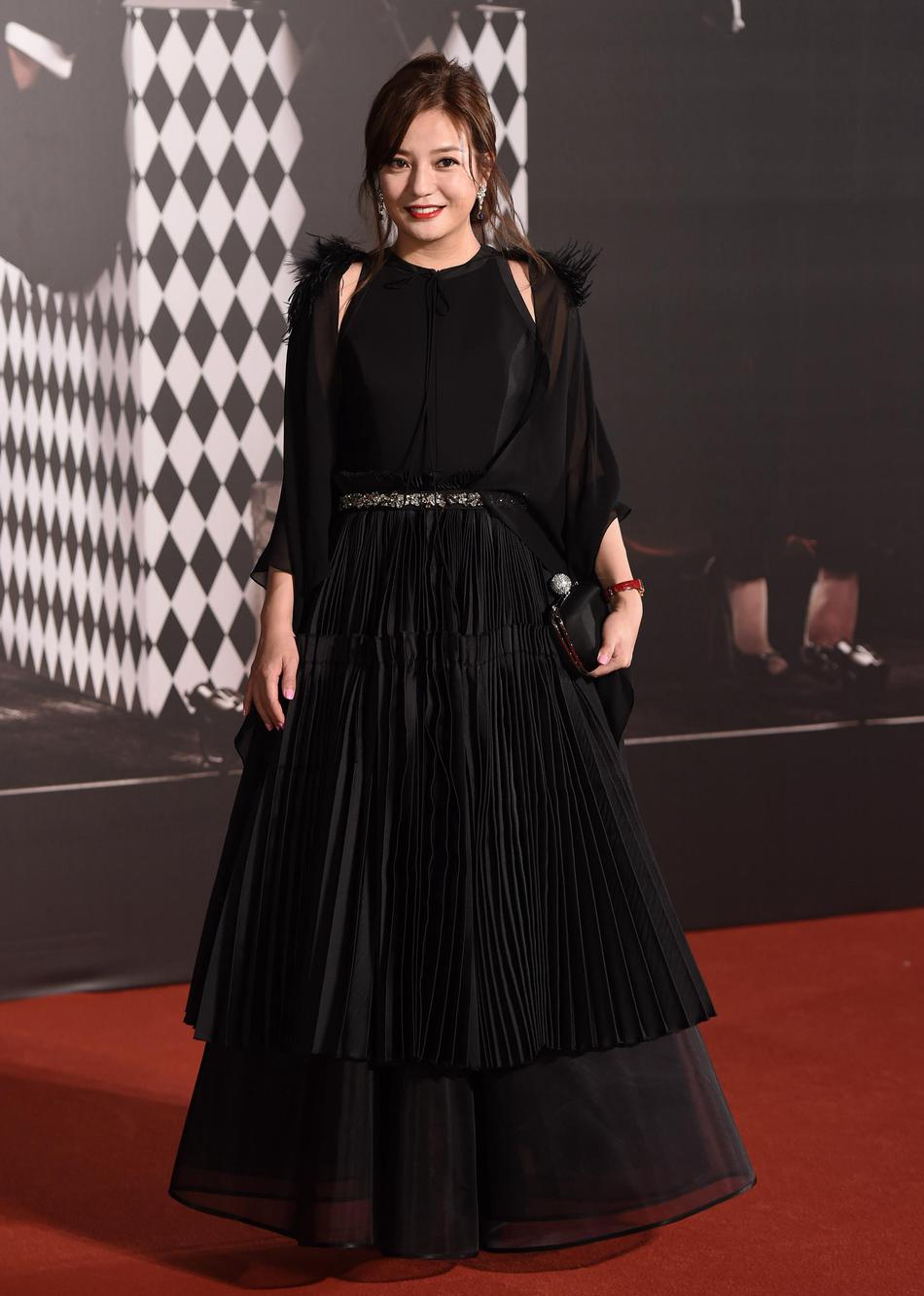 2017-hong-kong-film-awards-vicki-zhao.jpg