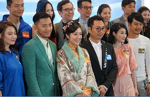 Benjamin-Yuen-kisses-10-men-2018.jpg