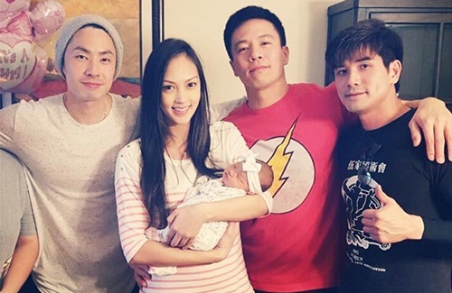 jessica-c-andy-on-baby-tessa.jpg