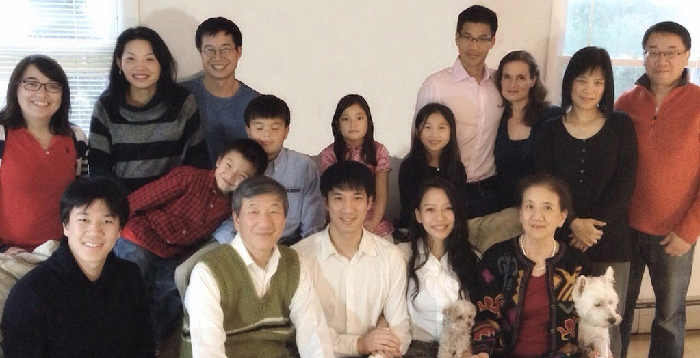 Leehom-Wang-family-photo.jpg