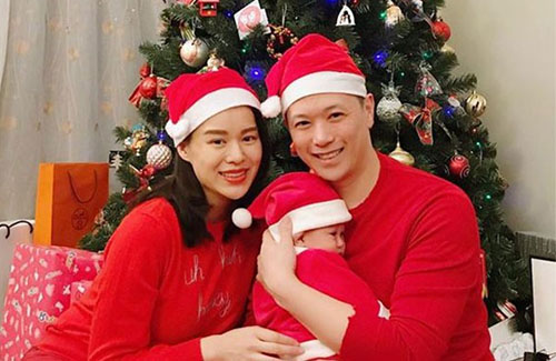 myolie-wu-family-xmas.jpg